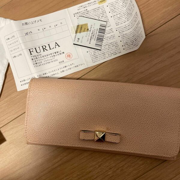 レザー 長財布 リボン　FURLA