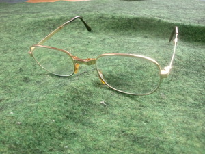 折りたたみ眼鏡　フレーム金属製　金メッキ