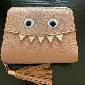 PUレザー　くすみピンク　怪獣　タッセル付き　ミニ　財布　カードケース