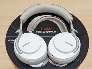 美品 SHURE AONIC50 Gen1 SBH2350-WH-A ワイヤレス ノイキャン ヘッドホン ホワイト Bluetooth5.0 LDAC aptX LL