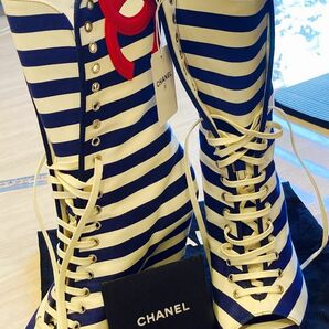 Chanel ショートブーツ