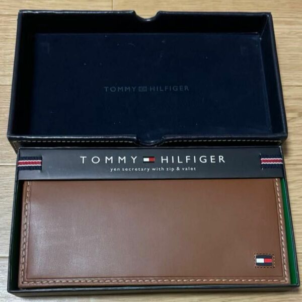 トミーヒルフィガー　　長財布 二つ折（タン） HIGHLAND 31TL19X013 TOMMY NO.2