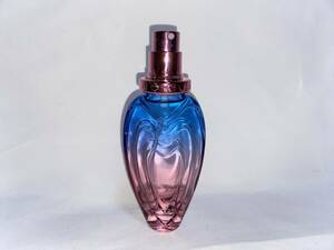 ほぼ満量　エスカーダ　ＥＳＣＡＤＡ　アイランドキッス　オードトワレ　スプレー　３０ｍｌ