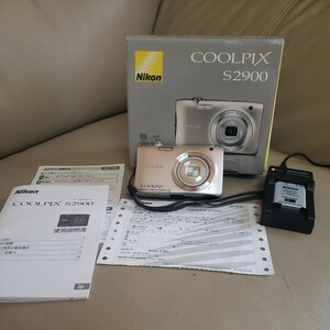 通電稼働確認済みニコンCOOLPIX.s2900シルバーカラーコンパクトデジタルカメラ!