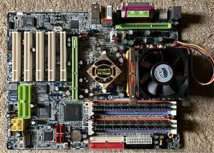 GIGABITE GA-8KNXP motherboard 