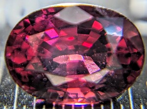 クラリティ良好 惑乱の天然ロードライトガーネット 1.23ct ジェムクオリティ ルース 裸石 非加熱 未処理 宝石 パワーストーン 売り切り 卸