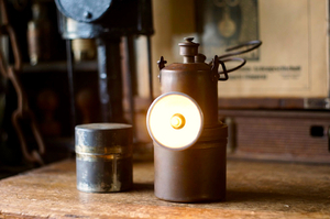 古いカーバイトランプ 整備済み 缶入りカーバイト石付き 動作良好 日本製 富士灯器　
