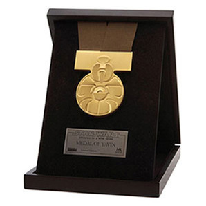 シリアルナンバー666 マスターレプリカ スター・ウォーズ メダル・オブ・ヤヴィン Medal of Yavin Star Wars Master Replicas SW-119の画像1