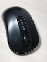 動作品 バッファロー BSMBW310 Series　黒 ワイヤレス 無線マウス BUFFALO　おまけ　エレコムSDカードリーダー　汎用テンキー _画像2