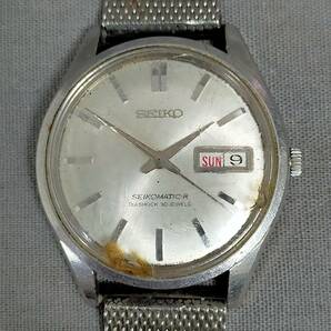 564/12 GJ60474 SEIKO SEIKOMATIC-R 30JEWELS 8306-8000 シルバーカラー 3針 カレンダー 稼働 腕時計 セイコーの画像1