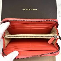 ★【ほぼ新品！希少！】 BOTTEGA VENETA ボッテガヴェネタ イントレチャート 長財布 ラウンドファスナー　赤ピンク系 定価7.8万 ☆☆☆_画像7