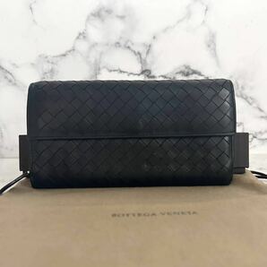 ★【極美品！希少！】 BOTTEGA VENETA ボッテガヴェネタ イントレチャート 二つ折り長財布  ブラック 定価7.8万 147の画像2