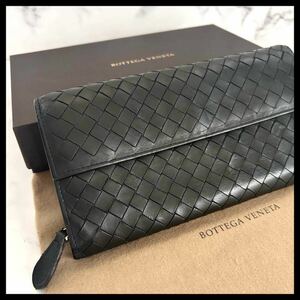 ★【極美品！希少！】 BOTTEGA VENETA ボッテガヴェネタ イントレチャート 二つ折り長財布 　ブラック　定価7.8万 147