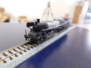 蒸気機関車① KATO関水金属 プレートはC57　736 なぜか4軸です。 型番・詳細不明です。