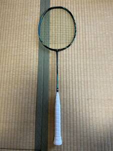 YONEX