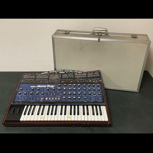 【中古・不具合有】KORG - Mono/Poly オリジナル 純正ハードケース付き ビンテージ Analogue Synthesizerの画像1