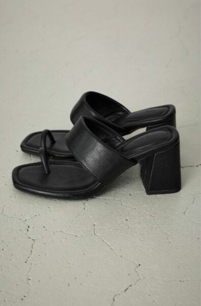 【AZUL BY MOUSSY】CHUNKY HEEL THUMB SANDALS/チャンキーヒールサムサンダル