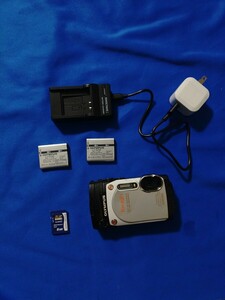 ☆　OLYMPUS オリンパス STYLUS TG-860 Tough コンパクトデジタルカメラ バッテリー　メモリーカード　代替充電器　送料無料　☆