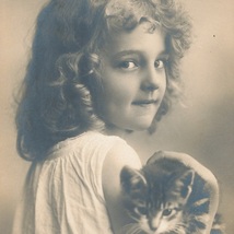 子供(27)W87◆少女 猫 ねこ ネコ アンティークポストカード フランス ドイツ ベルギー イタリア イギリス ビンテージ 外国絵葉書_画像1