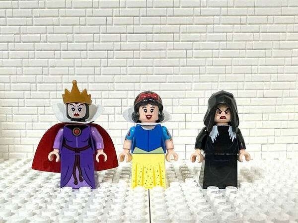 新品未使用 レゴ 白雪姫 女王 魔女のお婆さん ミニフィグ ディズニー正規品　LEGO レア シンデレラ城 