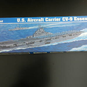 トランペッター 1/350 アメリカ海軍 航空母艦 CV-9 エセックスとPONTOS エッチングパーツ 1/350エセックスのセット の画像1