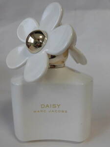 希少品DAISY ★MARC JACOBS マーク ジェイコブス/ デイジー オードトワレ（ホワイト　エディション）★EDT100ml香水