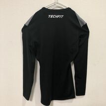 ★アディダス adidas TECHFIT コンプレッション ＢＡＳＥ ロングスリーブシャツ ブラック長袖 Lサイズ スポーツウェア D82015_画像6