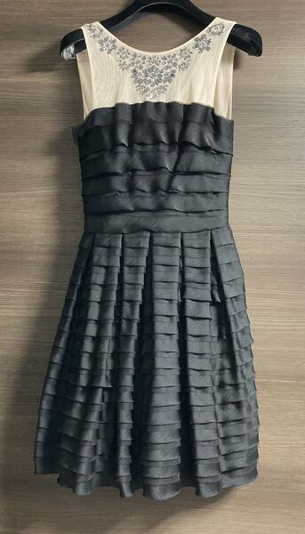 美品 BCBGMAXAZRIA 切り替え 黒色 ワンピース ドレス XXS