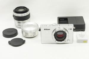 【適格請求書発行】美品 Nikon ニコン 1 J4 ダブルズームキット ミラーレス一眼カメラ シルバー 【アルプスカメラ】240324a