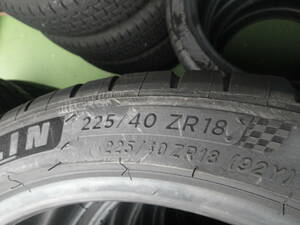 ML PILOTSPORT 4S 225/40ZR18 10分山　４本