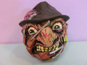  A Nightmare on Elm Street *freti horror ball figure *USA Vintage movie A Nightmare on Elm Street Kidrobot mud ball 