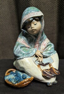 Lladro リヤドロ　魚売りの少女　Hand Made in Spain DAISA 1985　置物 人形 アンティーク フィギュリン 陶器