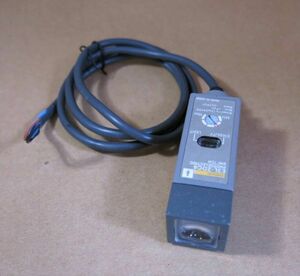 OMRON 光電センサー 光電スイッチ E3L-2DC4 PHOTOELECTRIC SWITCH