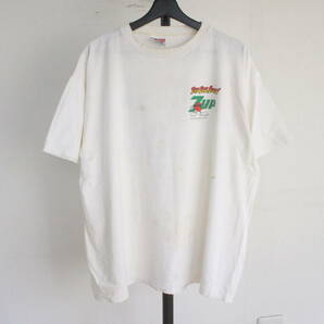 K451 90sビンテージ USA製 プリント 半袖Tシャツ■1990年代製 表記XLサイズ ホワイト 白 7UP 古着 アメカジ イラスト バックプリントの画像2