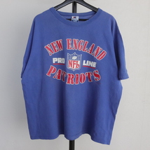 A415 90sビンテージ Champion ペイトリオッツロゴプリントTシャツ■1990年代製 表記XLサイズ NFL ブルー アメカジ 古着 古着卸 90s_画像1