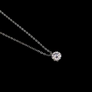 モアサナイト 0.5ct　サージカルステンレス　ペンダントネックレス　アジャスターチェン仕様