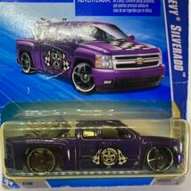 ホットウィール シボレー シェビー シルバラード 紫 CHEVY SILVERADO 2010 CHEVROLET 荷台 バイク付 MATTEL Hot Wheels 未開封 希少 絶版_画像3