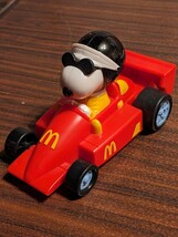 マクドナルド　スヌーピー　おもちゃ　車　箱なし　全長約12㌢_画像1