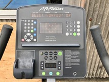 【米軍放出品】アップライトバイク 2台 ジムマシン トレーニング エクササイズ LifeFitness CLSC ☆BB15KM-W#24_画像6