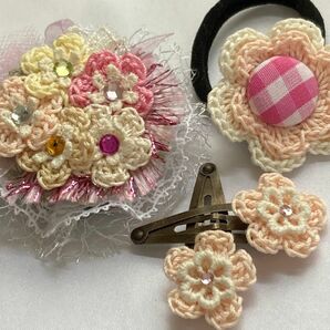 W5 ハンドメイド レース編み Handmadeレース編み　編み花　小花　ヘアゴム　ぱっちんピン