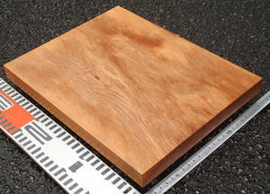 桂、褐色で見栄えある杢目！まな板材に最適、加工済板。長さ300mm幅233mm厚み24mm