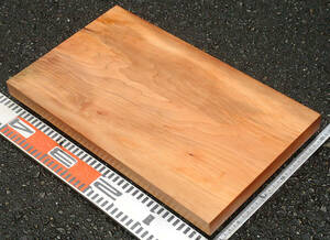 桂、褐色で見栄えある杢目！まな板材に最適、加工済板。長さ437mm幅255mm厚み27mm