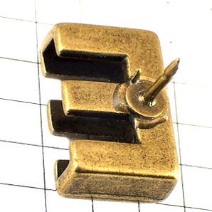 ピンバッジ◆アルファベット「Ｅ」アンティーク真鍮色 ピンズ 大文字 ブロック体 ブロンズ色 ピンバッチ ALPHABET #E ピンズの画像2