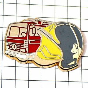  pin badge * fire fighting helmet . fire-engine Renault * France limitation pin z* rare . Vintage thing pin bachi