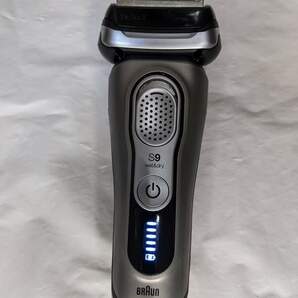 BRAUN ブラウン Series S9 電気シェーバー type5793 洗浄機付きの画像2