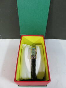 昭和レトロ■KENZO　「ケンゾー　レディースクォーツ腕時計」　KN-8029　バラ　シルバー　共箱付き