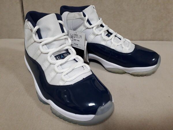 NIKE AIR JORDAN 11 RETRO UNC WIN LIKE 82　ジョーダン