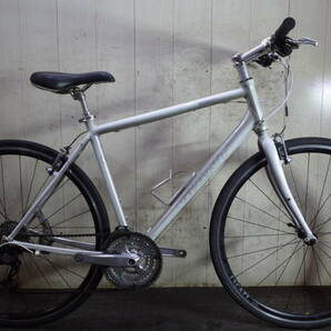 人気良品！GIANT ESCAPE R3 700C アルミ 24速 500mm GREY クロスバイクの画像1