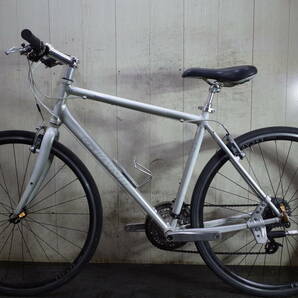 人気良品！GIANT ESCAPE R3 700C アルミ 24速 500mm GREY クロスバイクの画像2