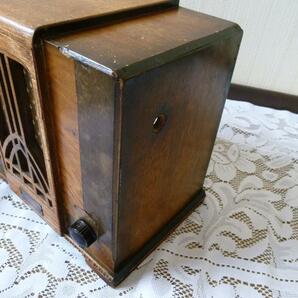 昔の真空管時代のラジオボックスの画像5
